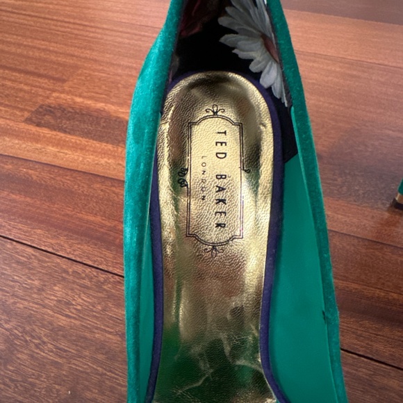 Emerald green heels - Picture 3 of 7